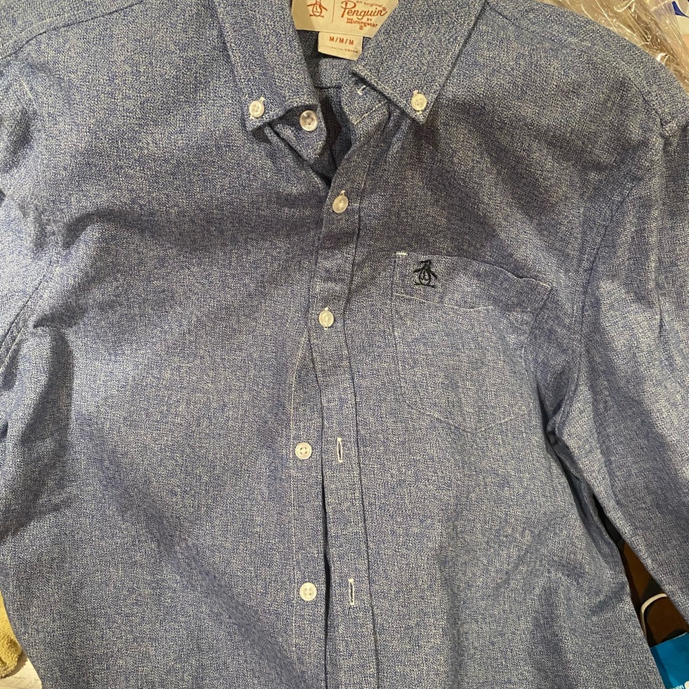 Men's penguin button down shirt. slim fit 60% cotton. Worn once